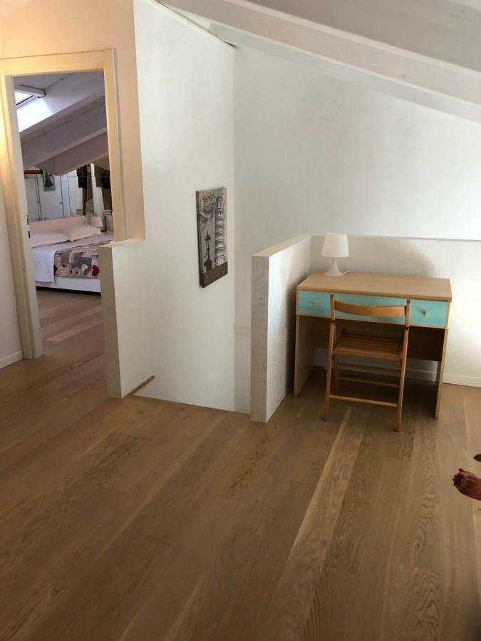 Appartamenti Agli Ulivi Πεσκιέρα ντελ Γκάρντα Εξωτερικό φωτογραφία