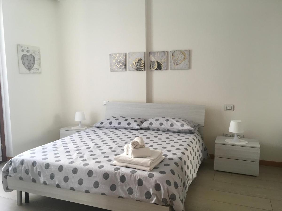 Appartamenti Agli Ulivi Πεσκιέρα ντελ Γκάρντα Εξωτερικό φωτογραφία